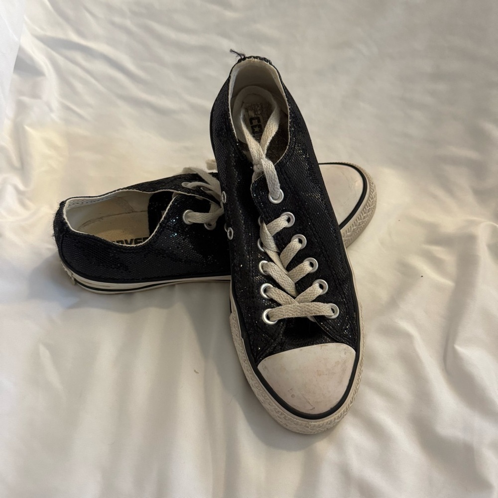 EUC Converse Chuck Taylor All Star Low-Top Metallic Glitter Sneaker